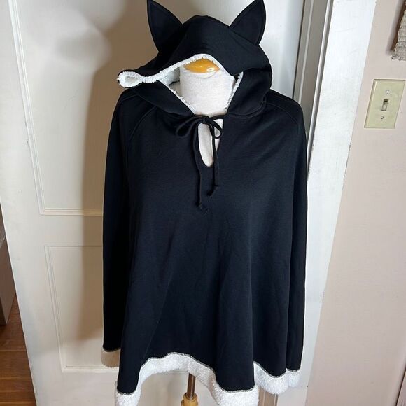 Black Hooded Cat Ear Fuzzy Trim Poncho Sample Piece Size S/M - Picture 6 of 6